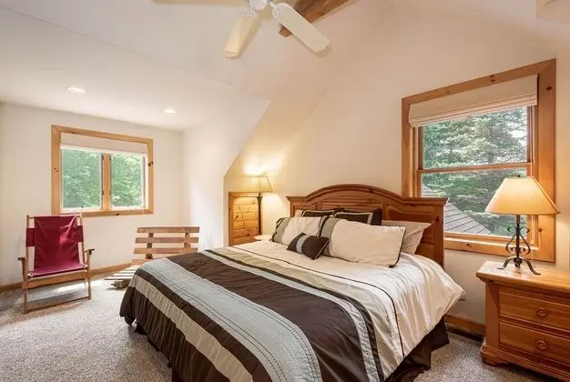 Ev, Birden Çok Yatak, Sıcak Su Havuzu