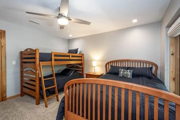 Ev, Birden Çok Yatak, Sıcak Su Havuzu