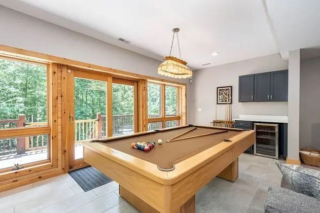 Ev, Birden Çok Yatak, Sıcak Su Havuzu