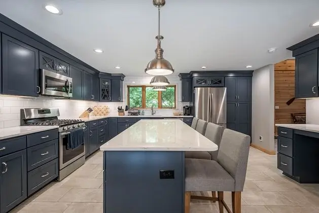 Ev, Birden Çok Yatak, Sıcak Su Havuzu