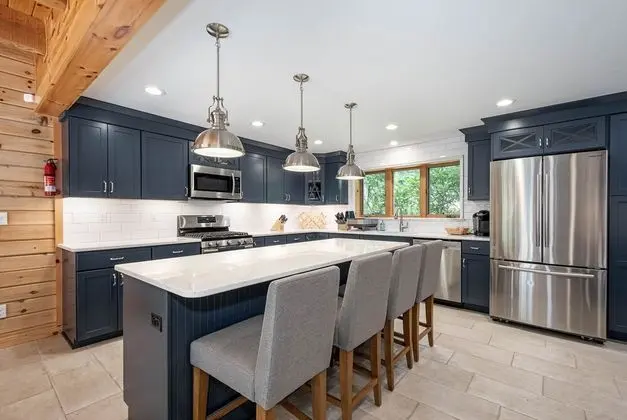 Ev, Birden Çok Yatak, Sıcak Su Havuzu