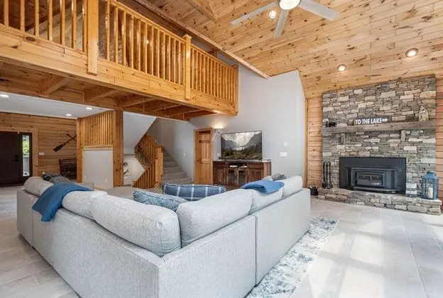 Ev, Birden Çok Yatak, Sıcak Su Havuzu