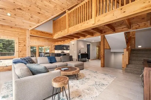 Ev, Birden Çok Yatak, Sıcak Su Havuzu