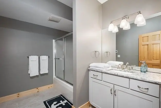 Ev, Birden Çok Yatak, Sıcak Su Havuzu