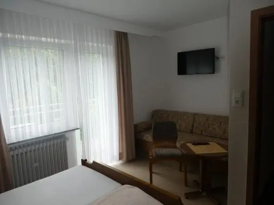Büyük Yataklı Tek Kişilik Oda