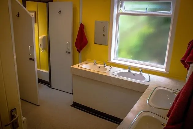 Tek Kişilik Oda, Ortak Banyo