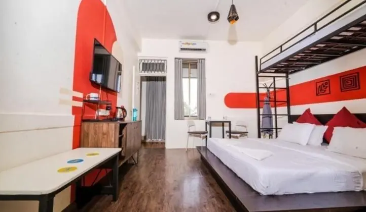 Premium Tek Büyük Yataklı Oda