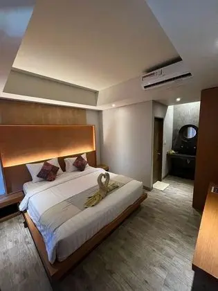 Deluxe Tek Büyük Yataklı Oda, Havuz Kullanımı