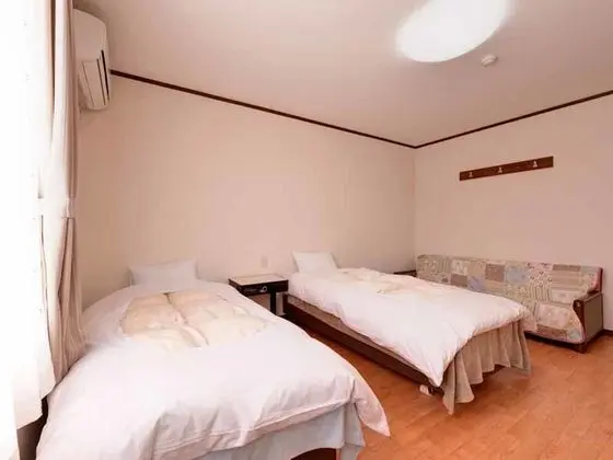 İki Ayrı Yataklı Oda, Ortak Banyo (Private Toilet)