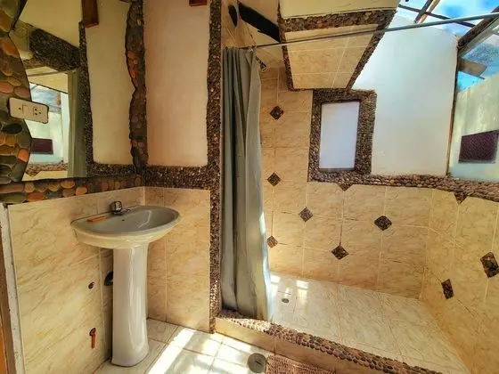 Tek Büyük Yataklı Oda, Özel Banyo, Bahçe Manzaralı