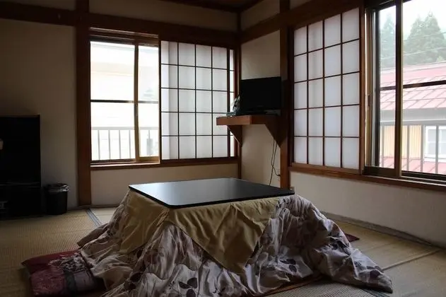 Traditional Üç Kişilik Oda, Ortak Banyo (Japanese Style)