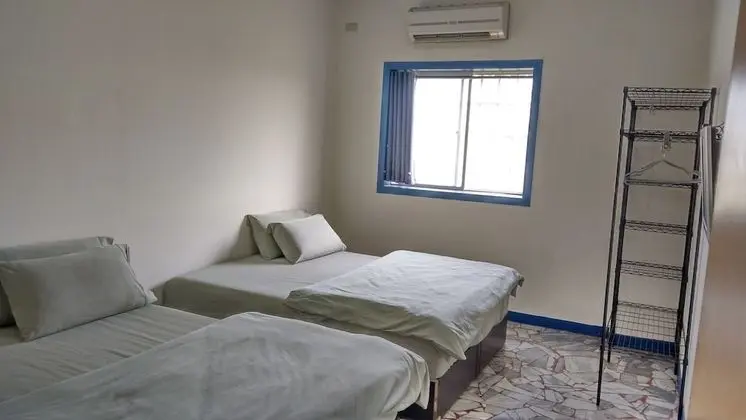 Basic Dört Kişilik Oda, Sadece erkekler için, Ortak Banyo