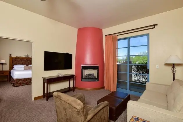 1 Bedroom Deluxe Suite