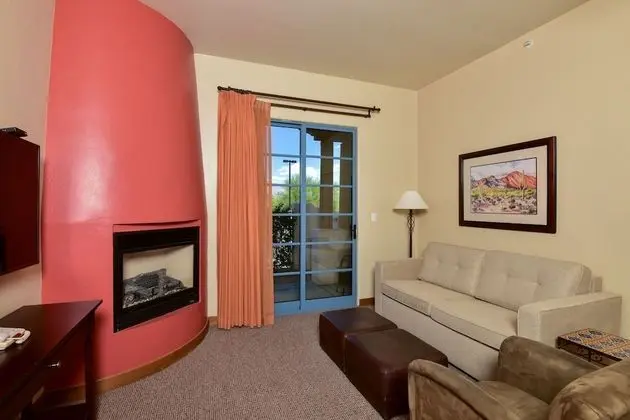 1 Bedroom Deluxe Suite