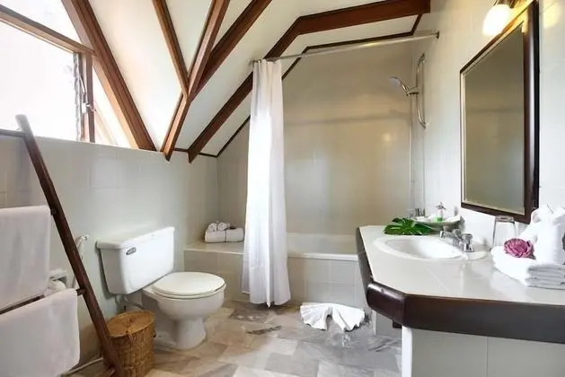 Pent Hut