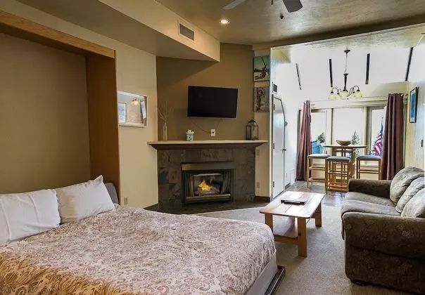 Lodge at the Mountain 150