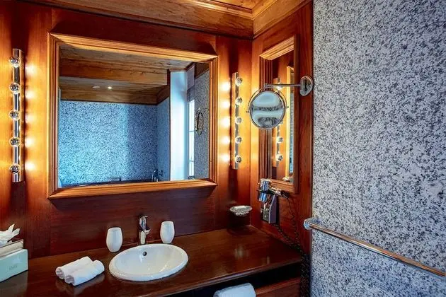 Room Lodge