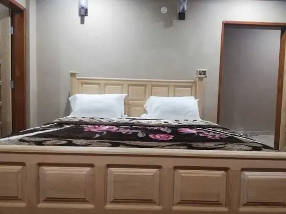 Deluxe Tek Büyük veya İki Ayrı Yataklı Oda, 6 Yatak Odası