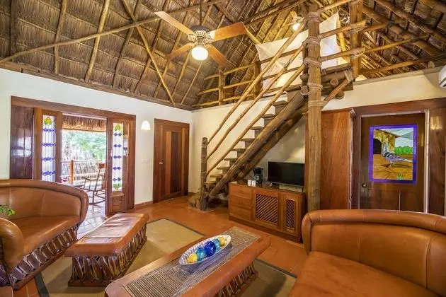 Honeymoon Çatı Katı (Loft), 1 En Büyük (King) Boy Yatak, Küvet, Havuz Manzaralı