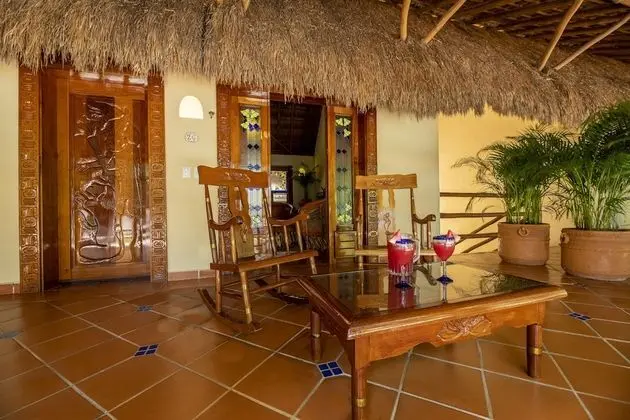 Honeymoon Çatı Katı (Loft), 1 En Büyük (King) Boy Yatak, Küvet, Havuz Manzaralı