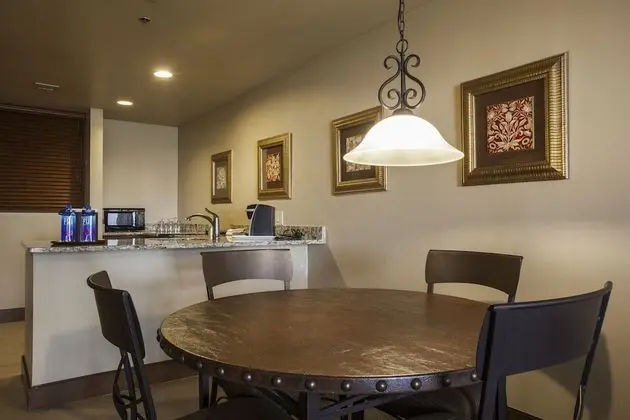 Süit, 2 Büyük (Queen) Boy Yatak, Dağ Manzaralı