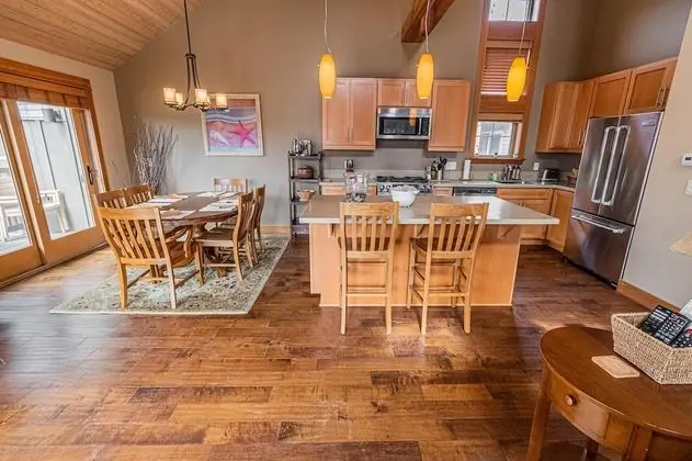 Sıra Ev, Birden Çok Yatak (Lodges at Cannon Beach D2)