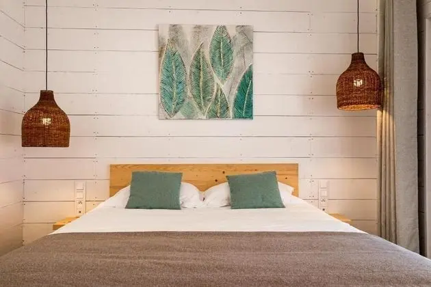 Lodge Lovely