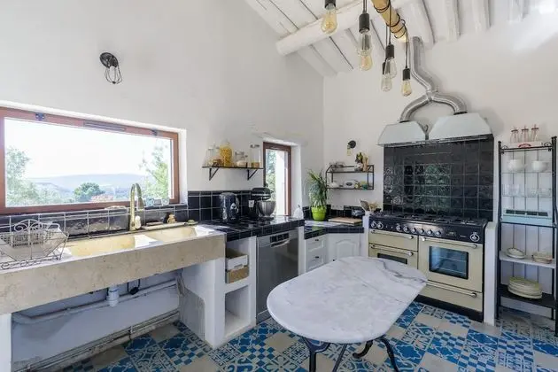 Family Ev, Banyolu/Duşlu, Üzüm Asması Manzaralı