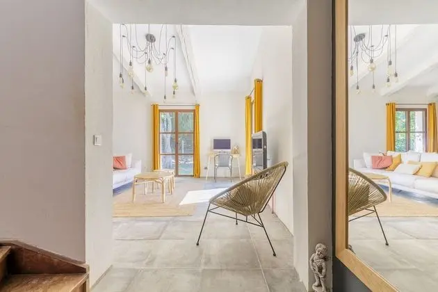 Family Ev, Banyolu/Duşlu, Üzüm Asması Manzaralı