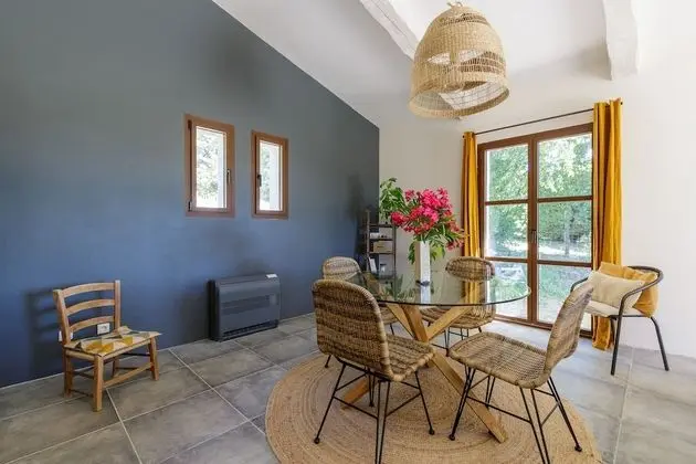 Family Ev, Banyolu/Duşlu, Üzüm Asması Manzaralı