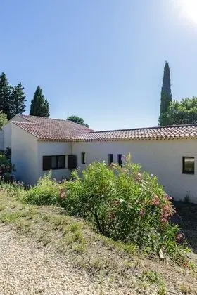 Family Ev, Banyolu/Duşlu, Üzüm Asması Manzaralı