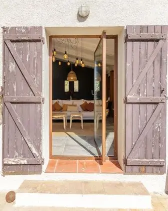 Family Ev, Banyolu/Duşlu, Üzüm Asması Manzaralı