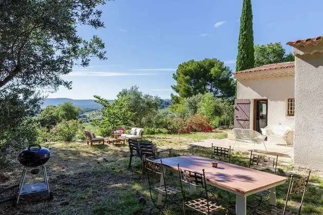 Family Ev, Banyolu/Duşlu, Üzüm Asması Manzaralı