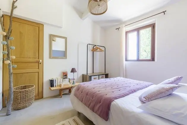 Kır Evi, Özel Banyo, Üzüm Asması Manzaralı (Gîte RDC)