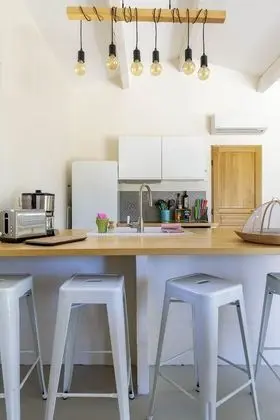 Kır Evi, Özel Banyo, Üzüm Asması Manzaralı (Gîte RDC)