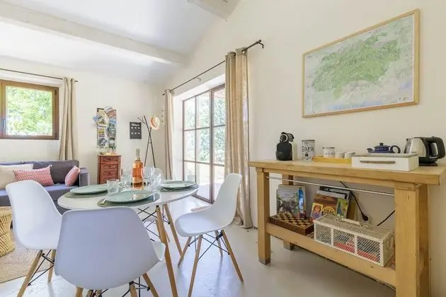 Kır Evi, Özel Banyo, Üzüm Asması Manzaralı (Gîte RDC)