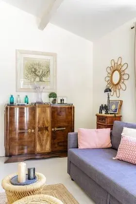 Kır Evi, Özel Banyo, Üzüm Asması Manzaralı (Gîte RDC)