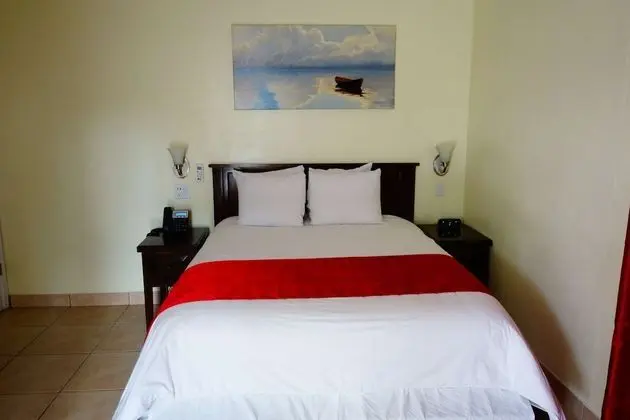 Standard Oda, 1 Büyük (Queen) Boy Yatak, Engellilere Uygun (Walk-in Shower;with Sofabed)