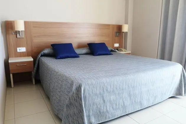 Büyük Yataklı Tek Kişilik Oda
