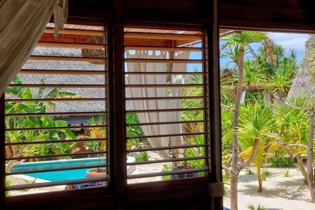 Deluxe Bungalov, 1 Büyük (Queen) Boy Yatak, Havuz Manzaralı, Bahçeli