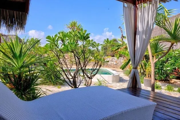 Deluxe Bungalov, 1 Büyük (Queen) Boy Yatak, Havuz Manzaralı, Bahçeli