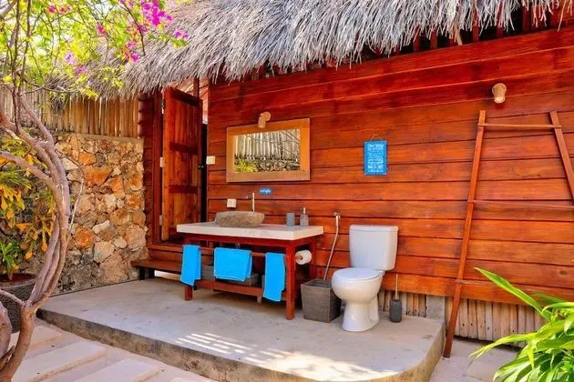 Deluxe Bungalov, 1 Büyük (Queen) Boy Yatak, Havuz Manzaralı, Bahçeli