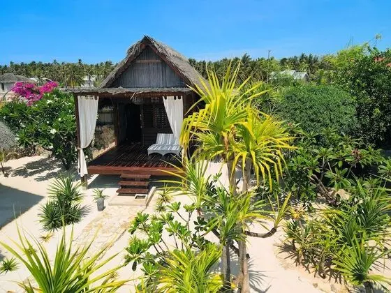 Grand Bungalov, 1 Büyük (Queen) Boy Yatak, Havuz Manzaralı, Bahçeli