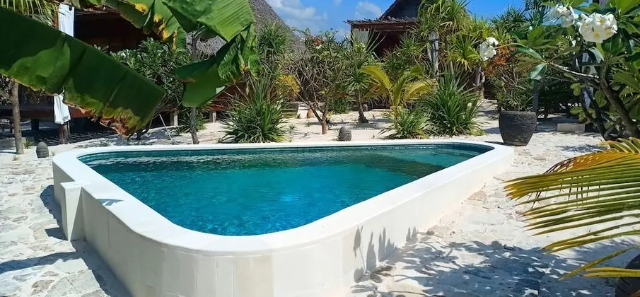 Grand Bungalov, 1 Büyük (Queen) Boy Yatak, Havuz Manzaralı, Bahçeli