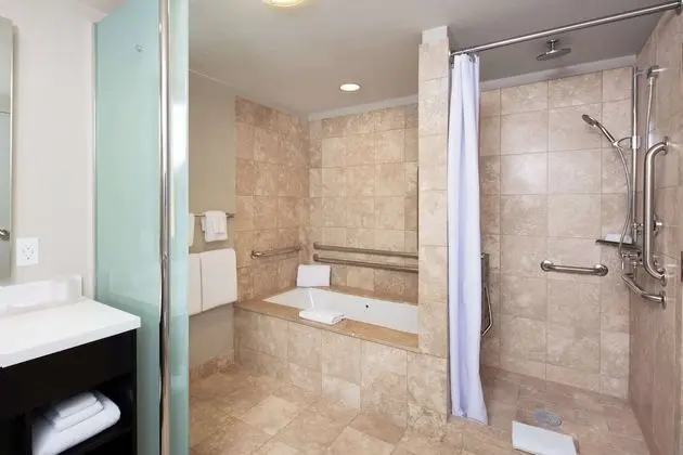 Engellilere uygun banyo