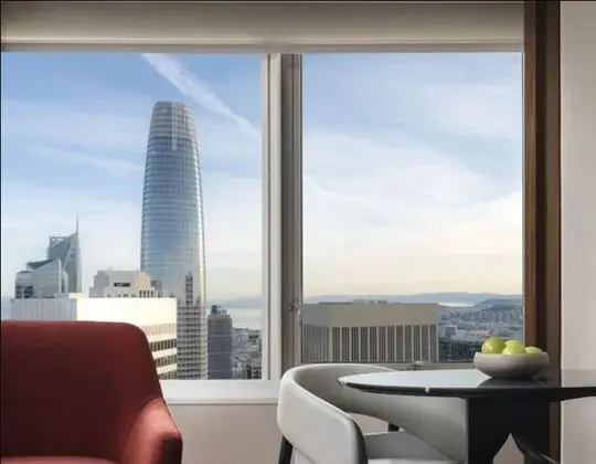 Deluxe Oda, 1 En Büyük (King) Boy Yatak, Engellilere Uygun (Skyline- View , Roll-In Shower)