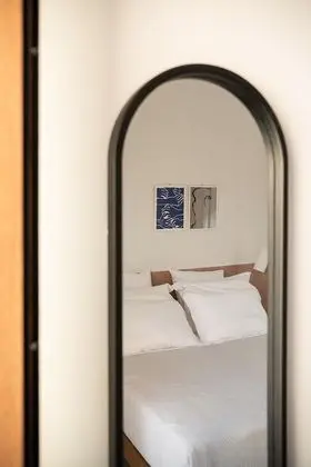Ev