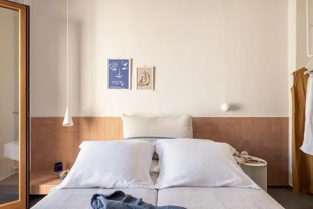 Ev