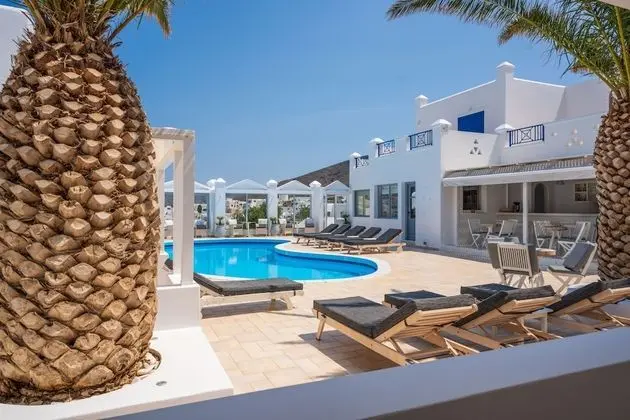 Superior Tek Büyük Yataklı Oda (Pool side)