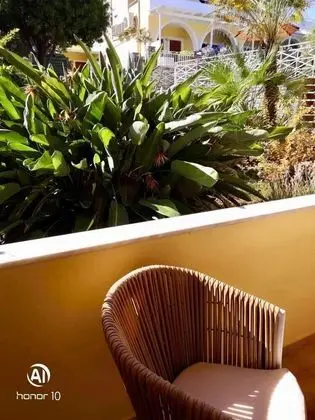 Stüdyo, Bahçe Manzaralı